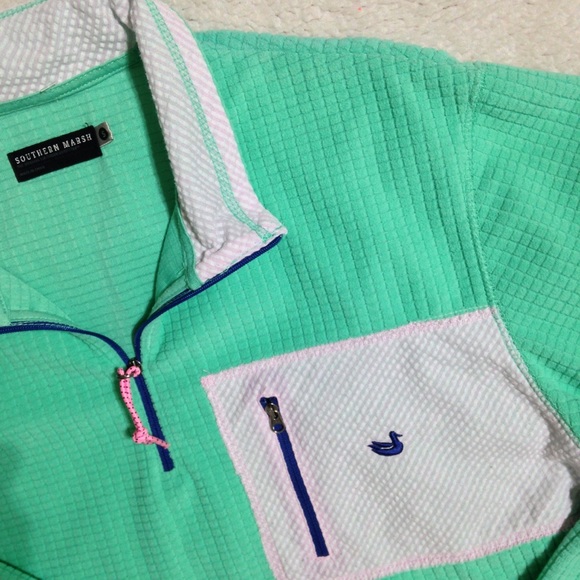 Southern Marsh Dune Pullover w/ Seersucker Pocket - Picture 8 of 10